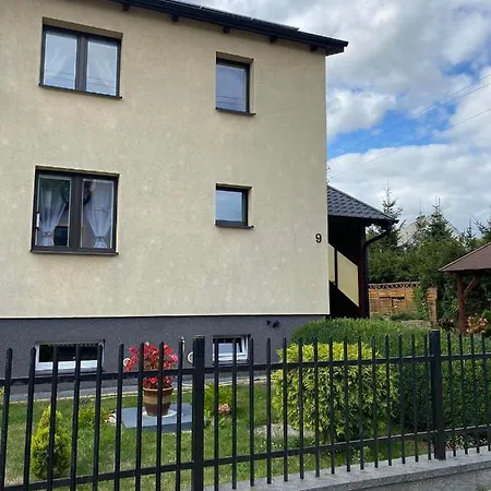 Privatunterkunft Dziewieciu Z Nieba 9 *